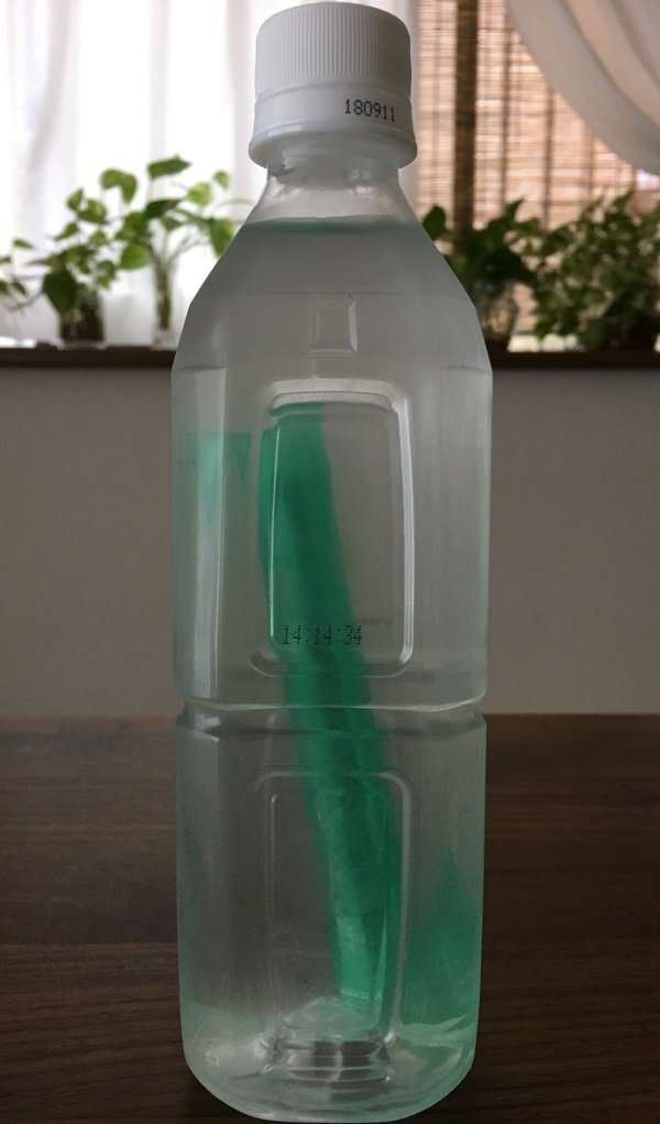 ドクター・水素水 新水素水1ヵ月タイプのスティックをペットボトルに入れたところ