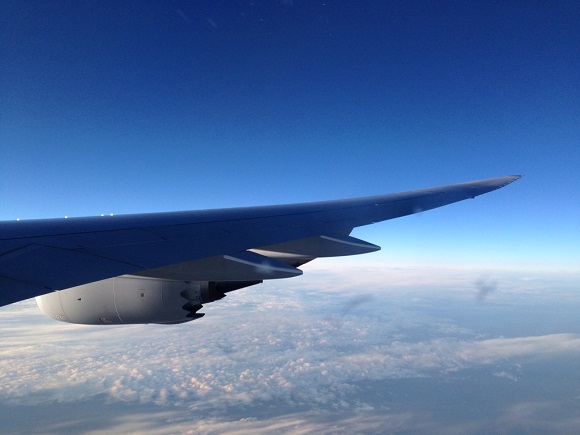 飛行機の窓からの眺め