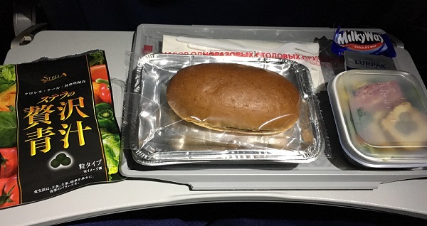 アエロフロート航空の機内食と贅沢青汁